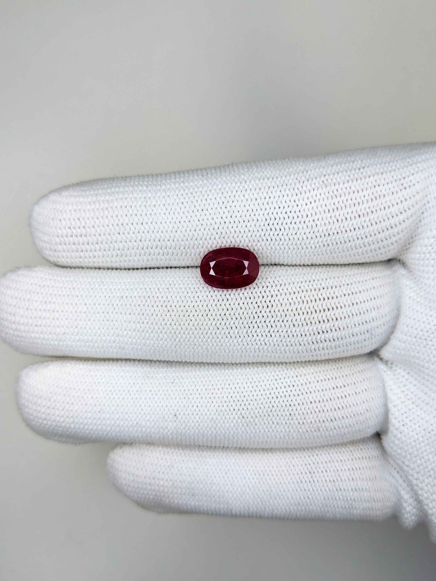 3.22 Carats Oval Cut Heat Red Ruby Loose Gemstone on hand
