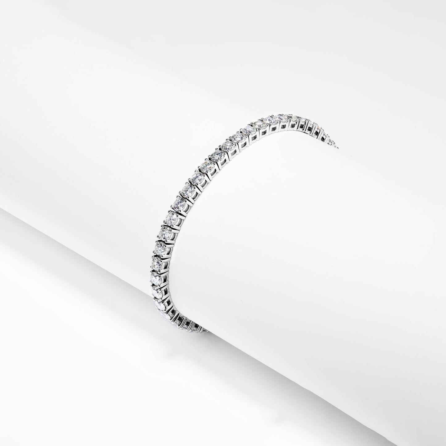 Zuri 9 Carats Round Brilliant Diamond Tennis Bracelet in 14k White Gold