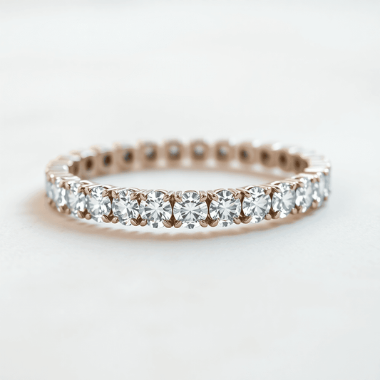 Close-up of a sparkling diamond bracelet on a soft neutral background, highlighting the brilliance and clarity of the stones with gentle lighting.