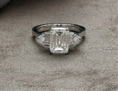 4 Carat Emerald Engagement Ring: How to Choose the Perfect One for Your Proposal