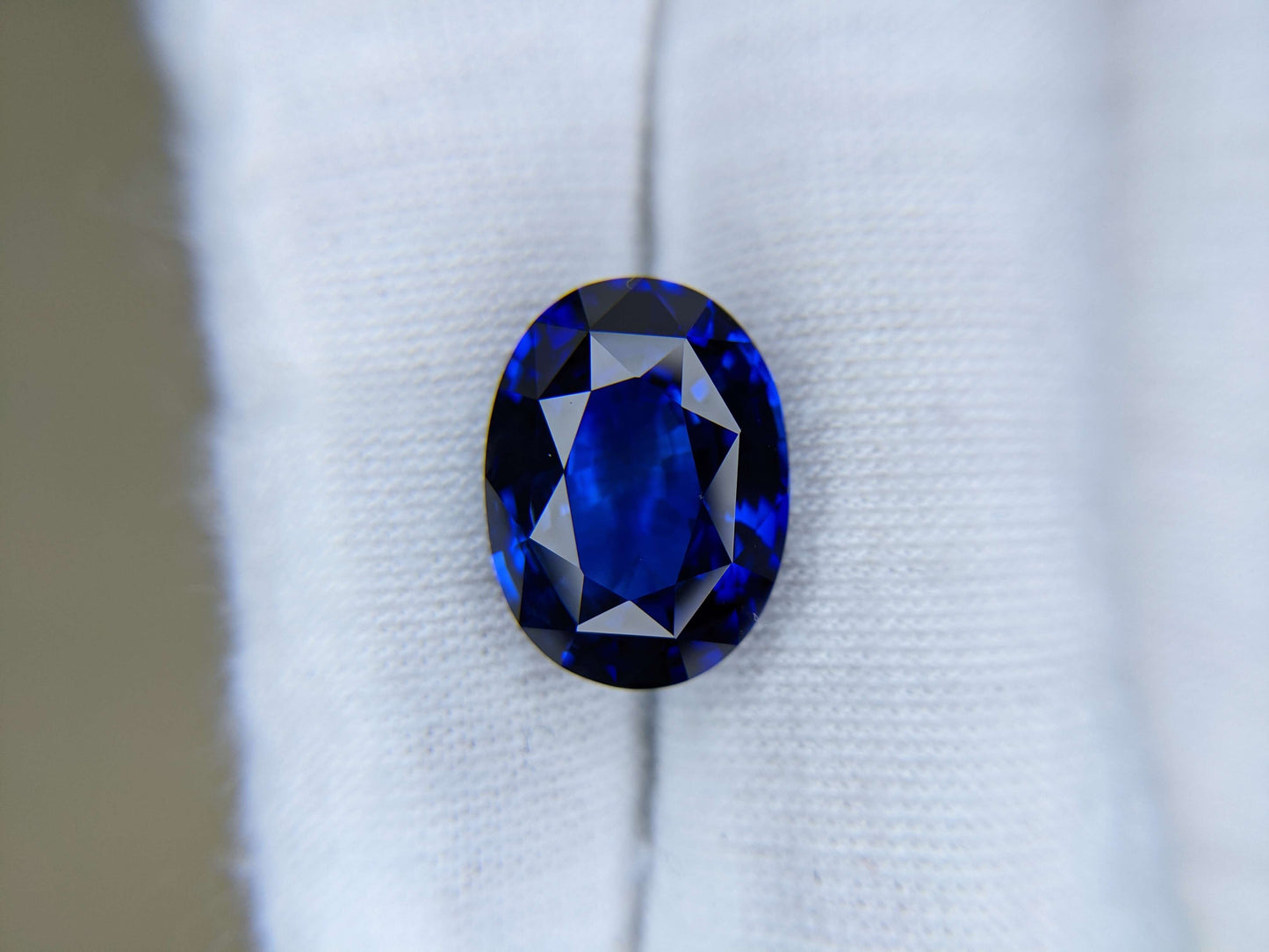 10.27 Carat Oval Cut Heat Royal Blue Sapphire Loose Gemstone GRS On Hand