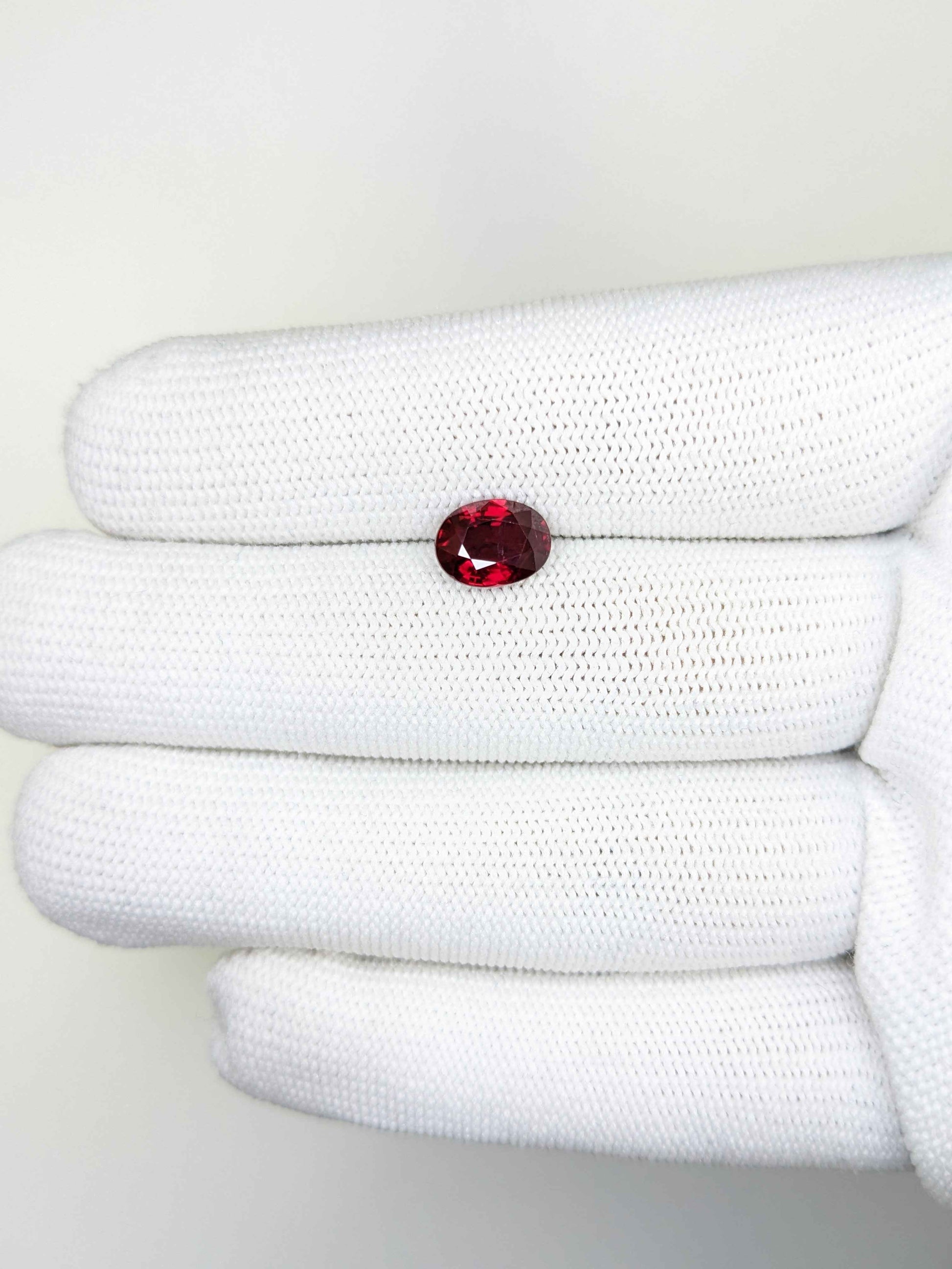 2.14 Carats Oval Cut Heat Vivid Red Ruby Loose Gemstone Bellerophon On Hand