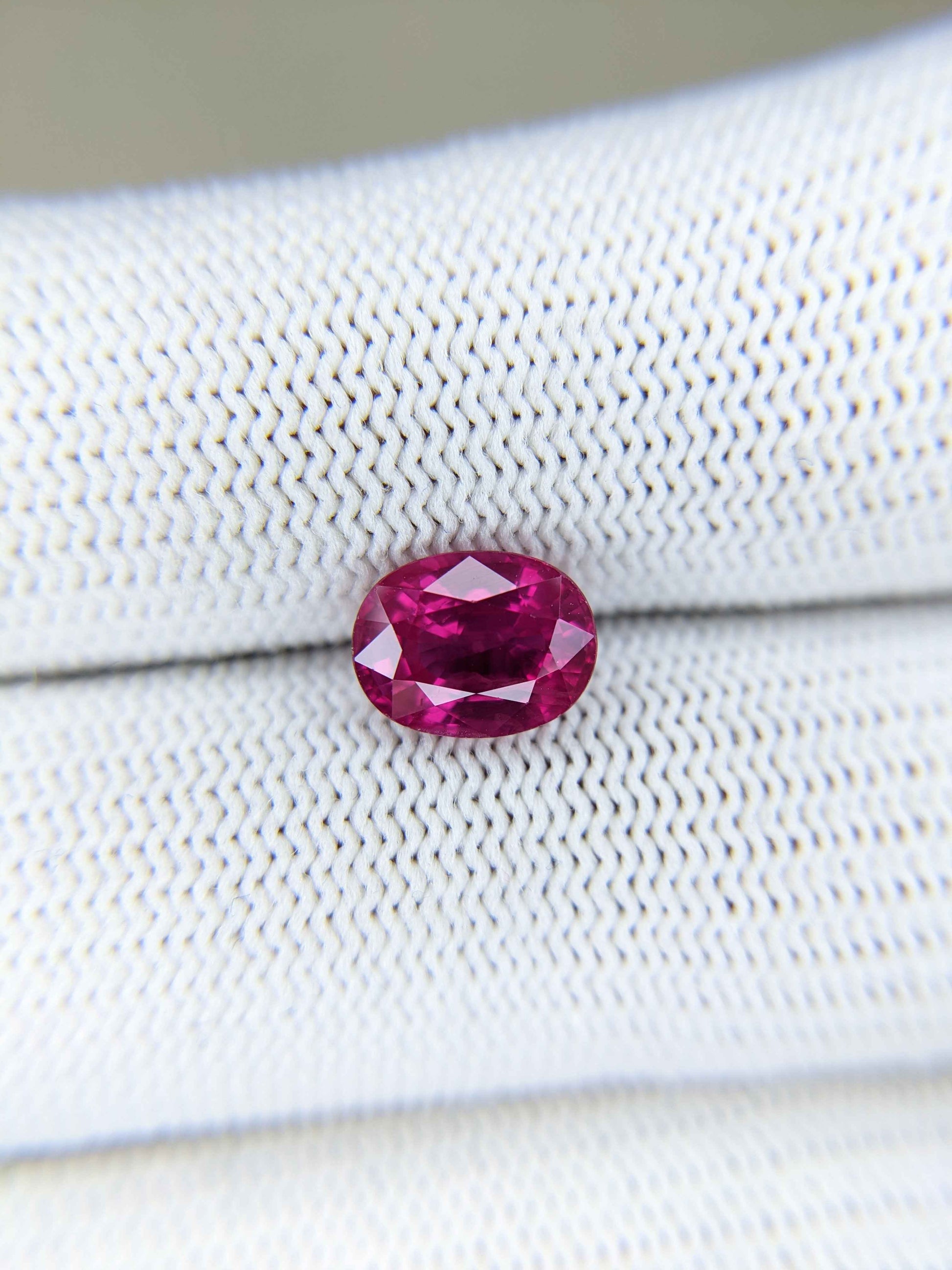 2.37 Carats Oval Cut Heat Red Ruby Loose Gemstone