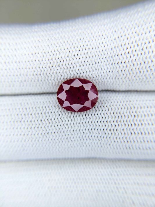2.68 Carats Oval Cut Heat Red Ruby Loose Gemstone