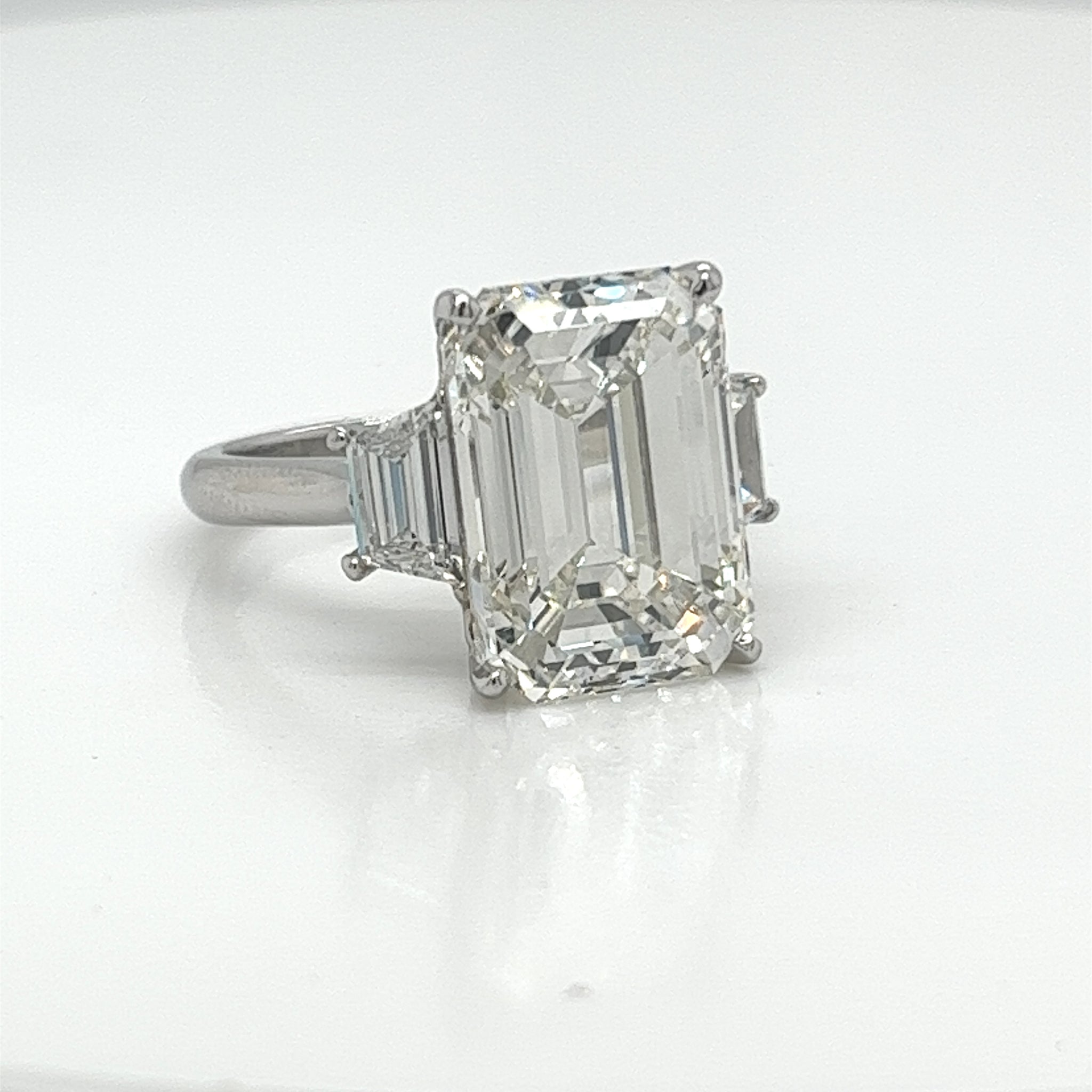 Kassidy 10 Carats Diamond Flanked By Trapezoids Three Stone Ring in White Gold Side View