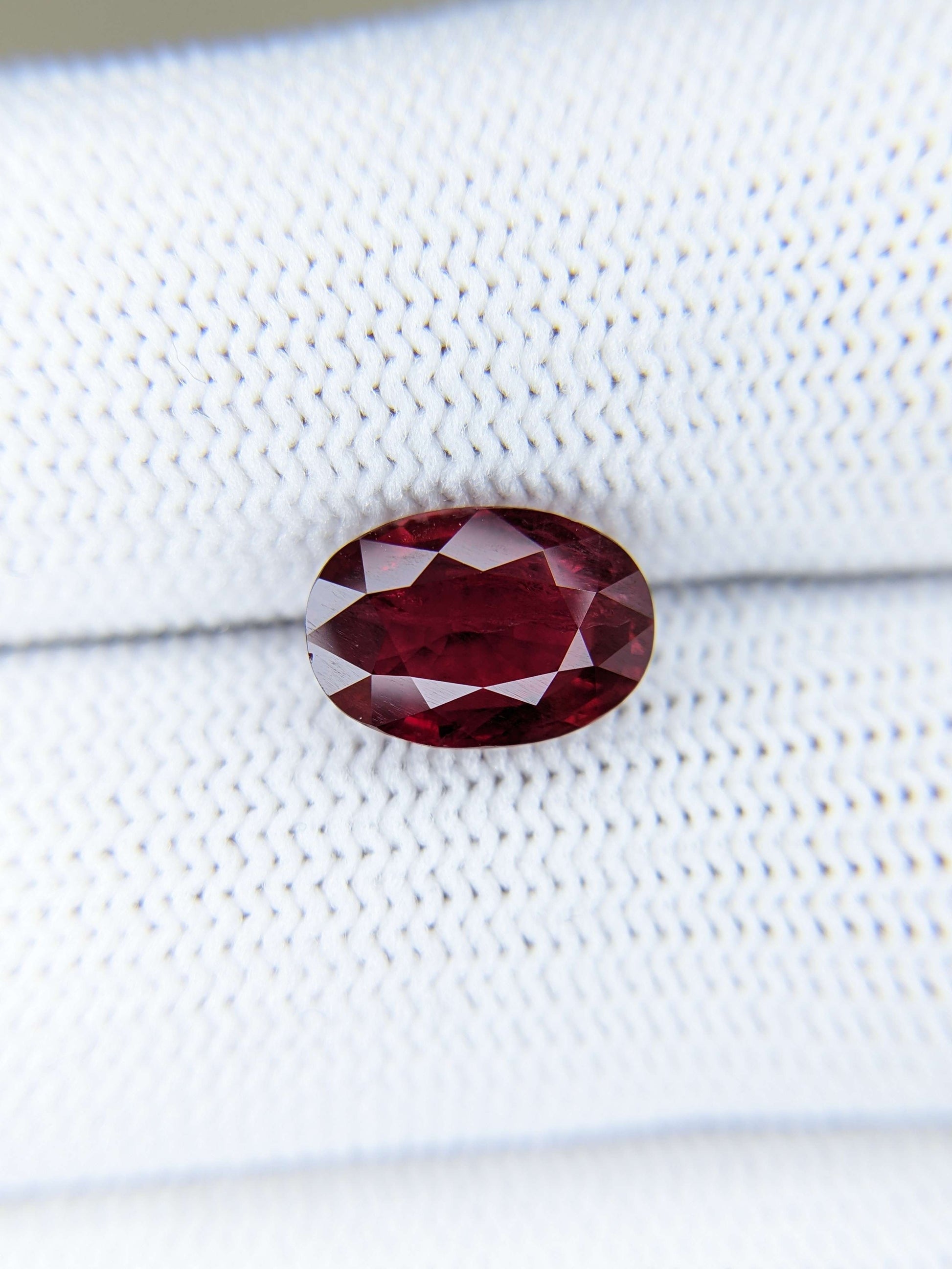 3.01 Carats Oval Cut Heat Pigeon Blood Red Ruby Loose Gemstone GFCO