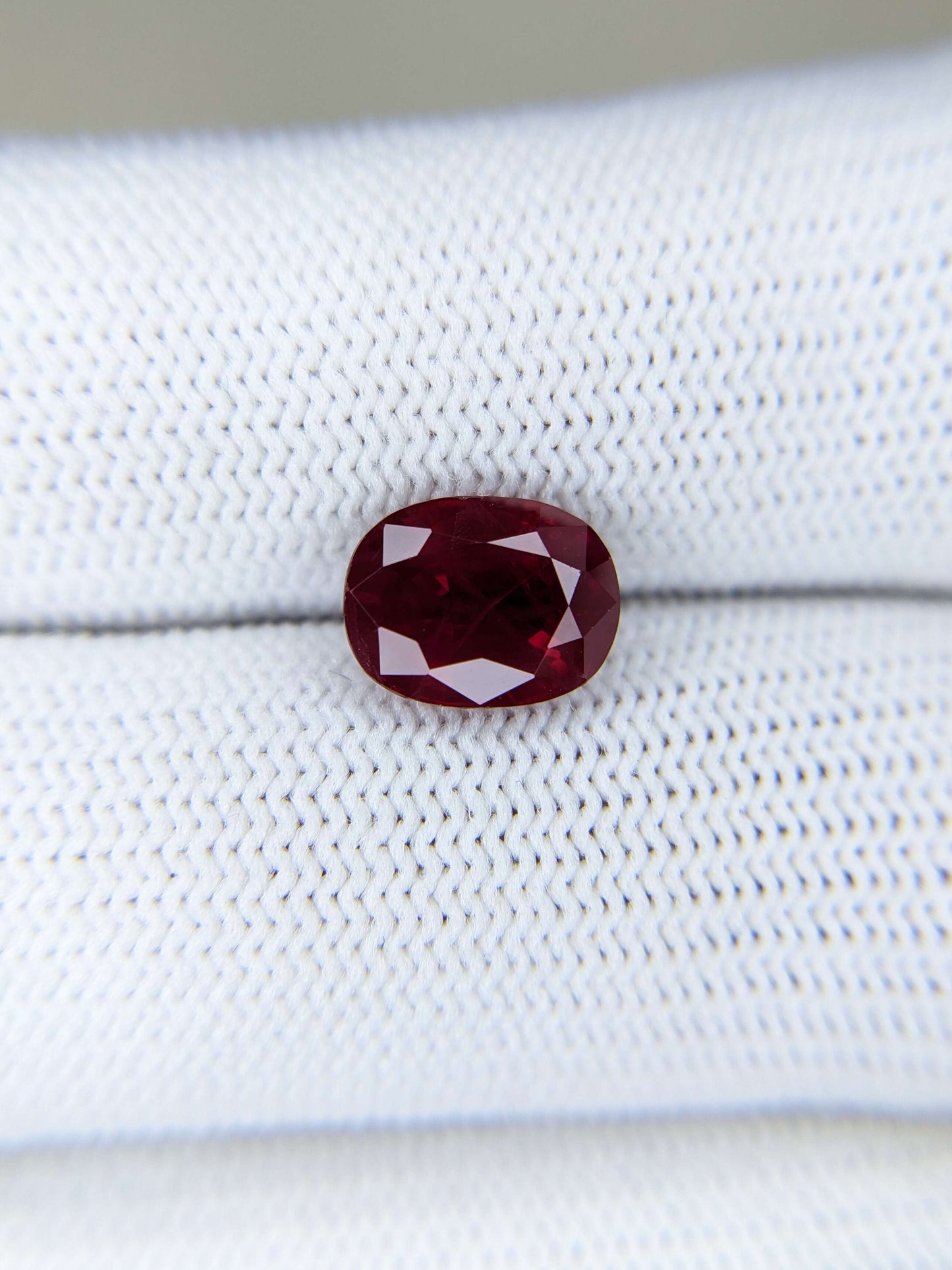 3.03 Carats Oval Cut Heat Pigeon Blood Red Ruby Loose Gemstone On Hand