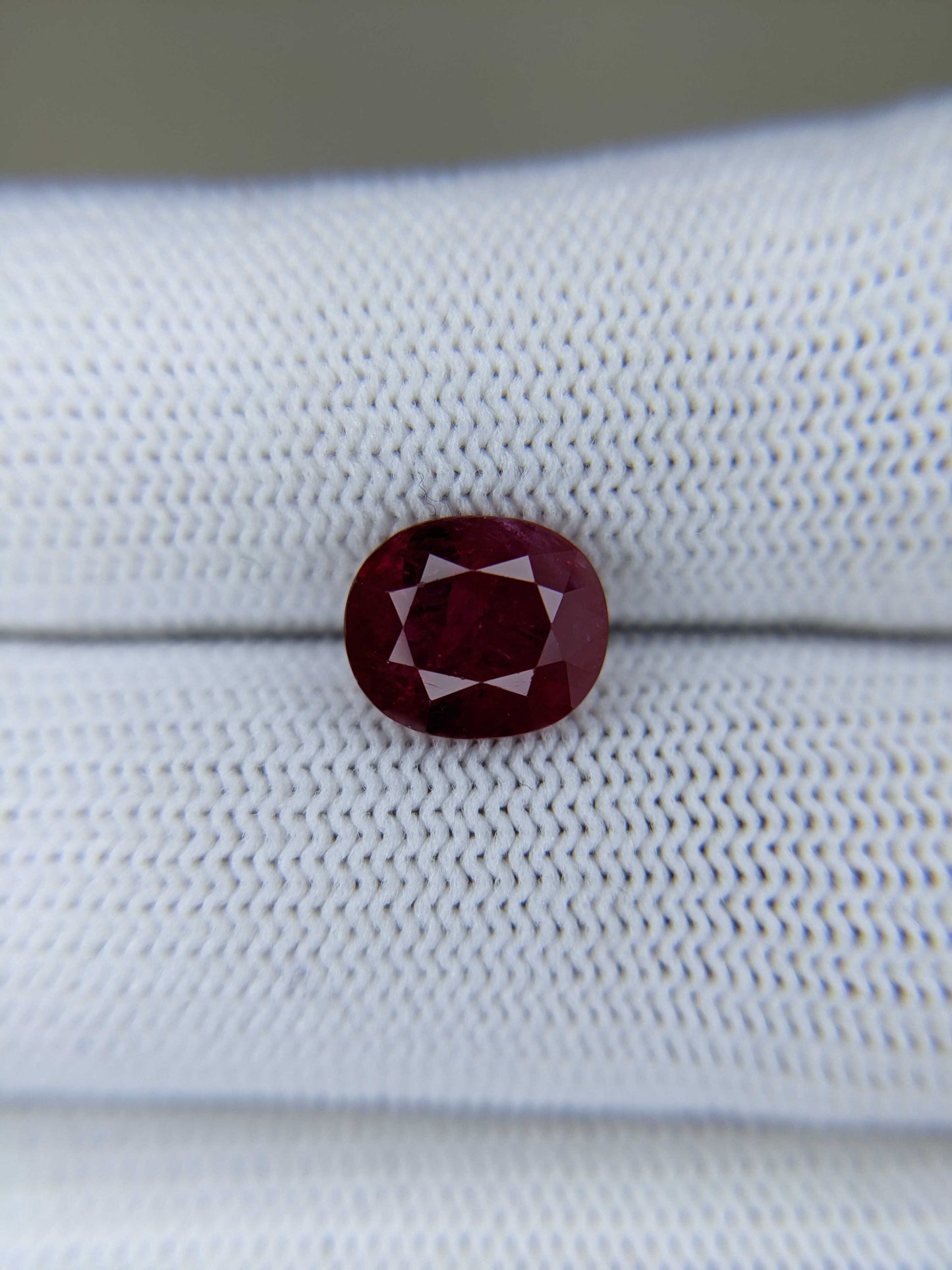 3.05 Carats Oval Cut Heat Red Ruby Loose Gemstone
