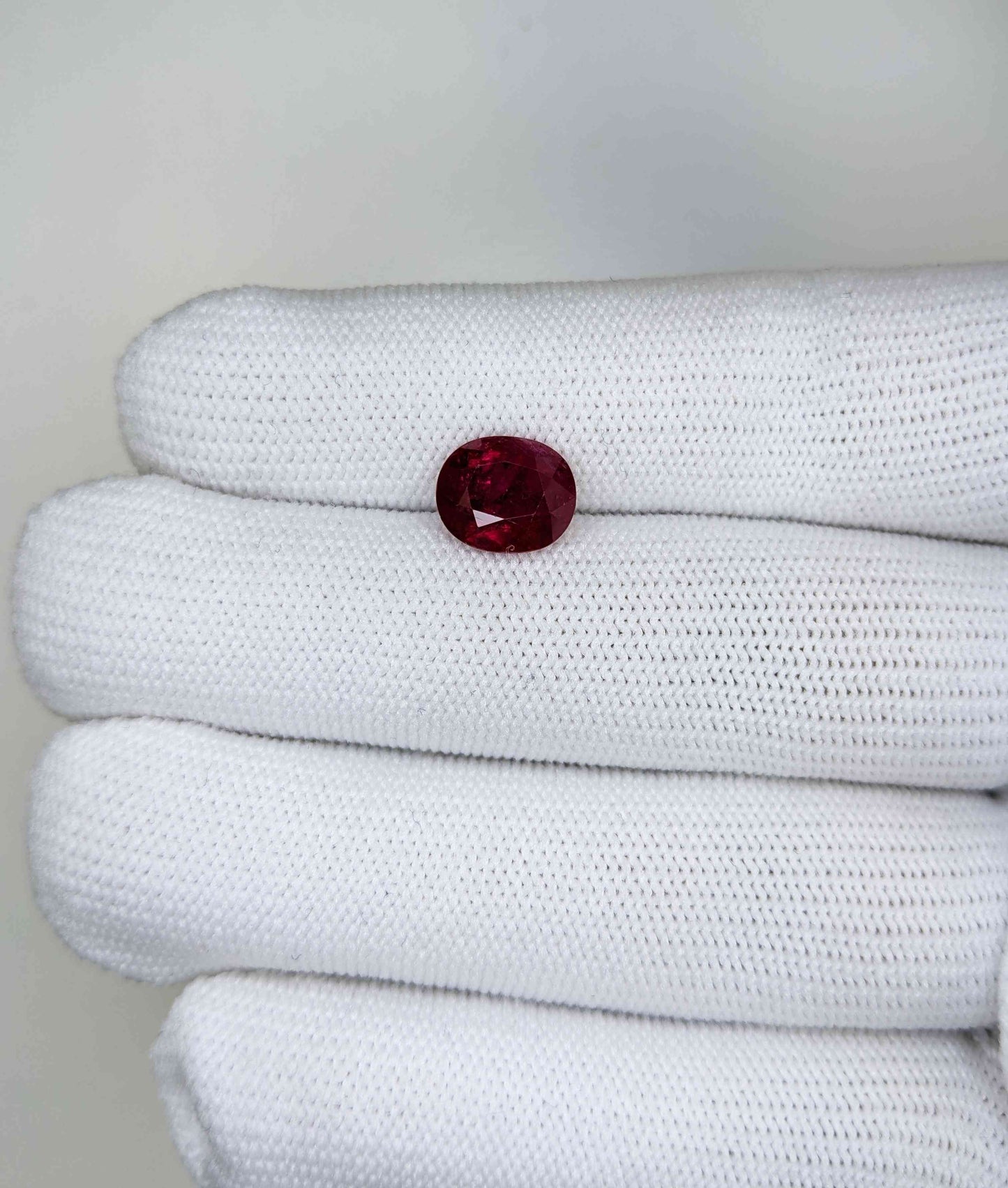 3.05 Carats Oval Cut Heat Red Ruby Loose Gemstone on hand