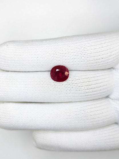 3.19 Carats Oval Cut Heat Red Ruby Loose Gemstone on hand