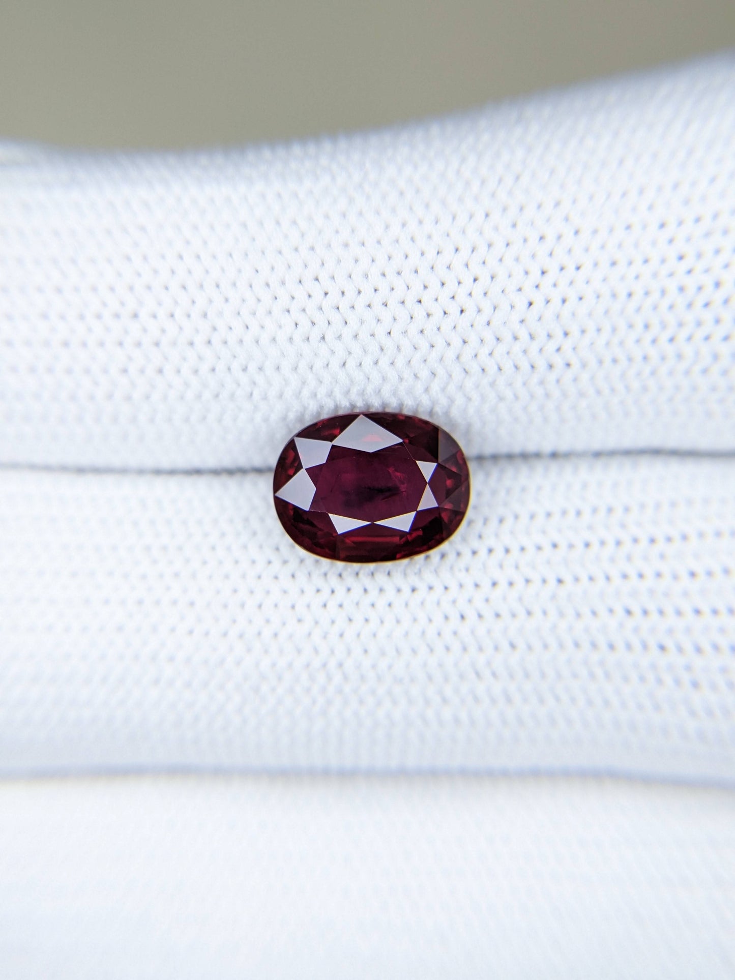 3.22 Carats Oval Cut Heat Purplish Red Ruby Loose Gemstone GFCO