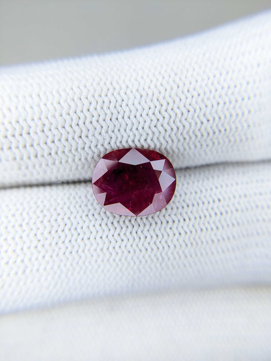 3.28 Carats Oval Cut Heat Red Ruby Loose Gemstone