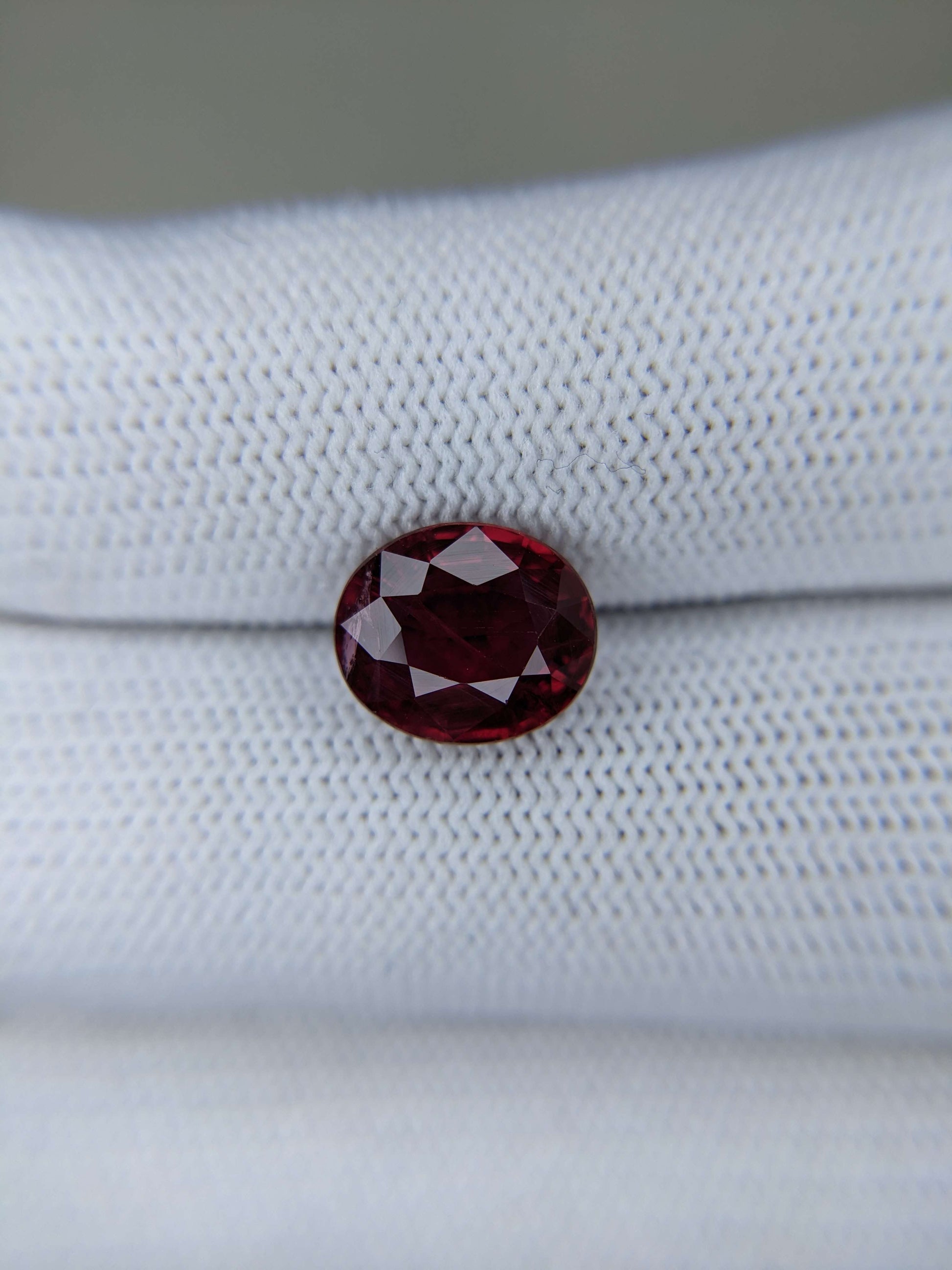 3.47 Carats Oval Cut Heat Red Ruby Loose Gemstone AGL