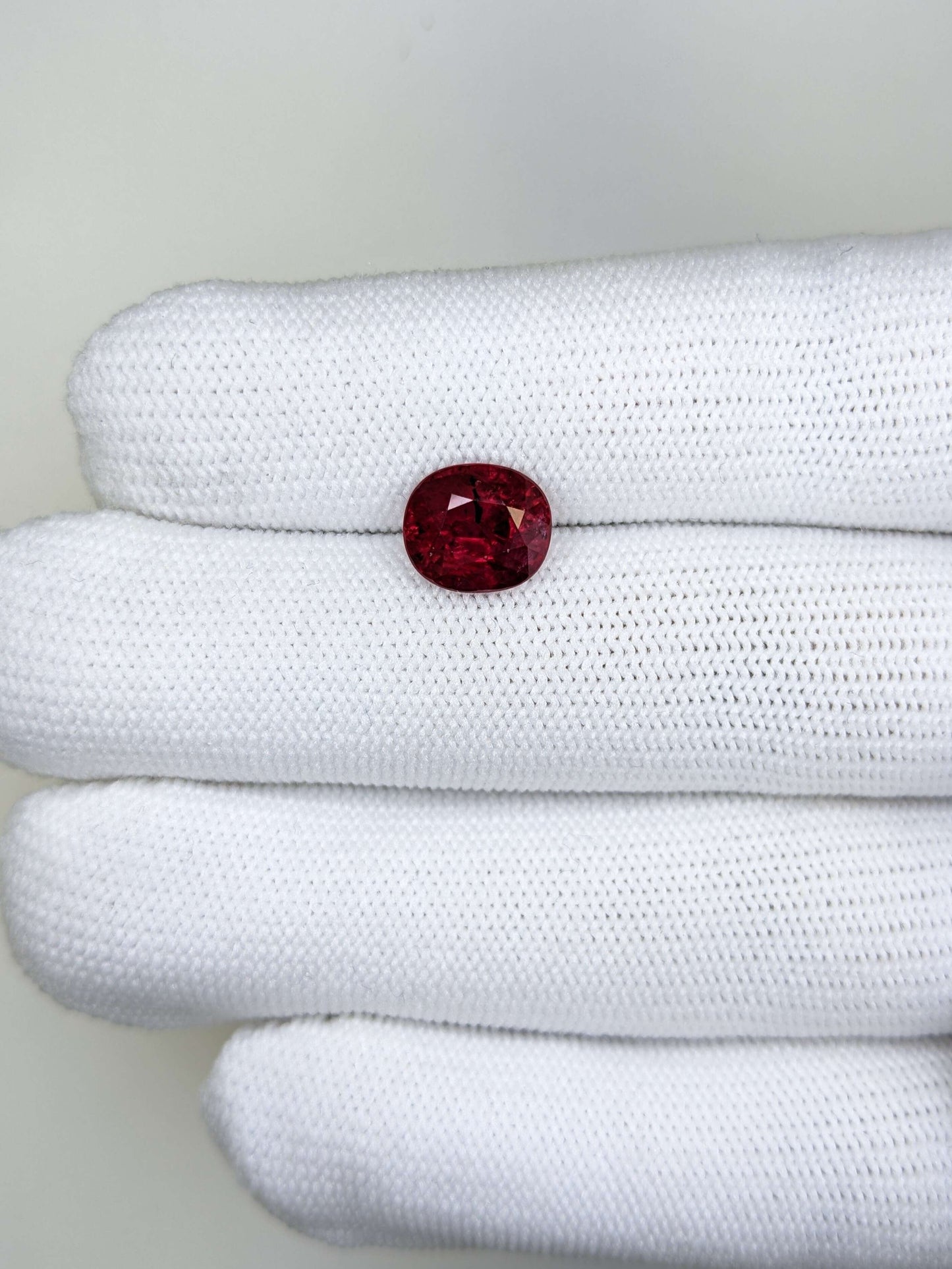 3.51 Carats Oval Cut Heat Pigeon Blood Red Ruby Loose Gemstone GRS far