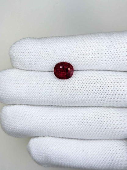 3.51 Carats Oval Cut Heat Vivid Red Ruby Loose Gemstone on hand
