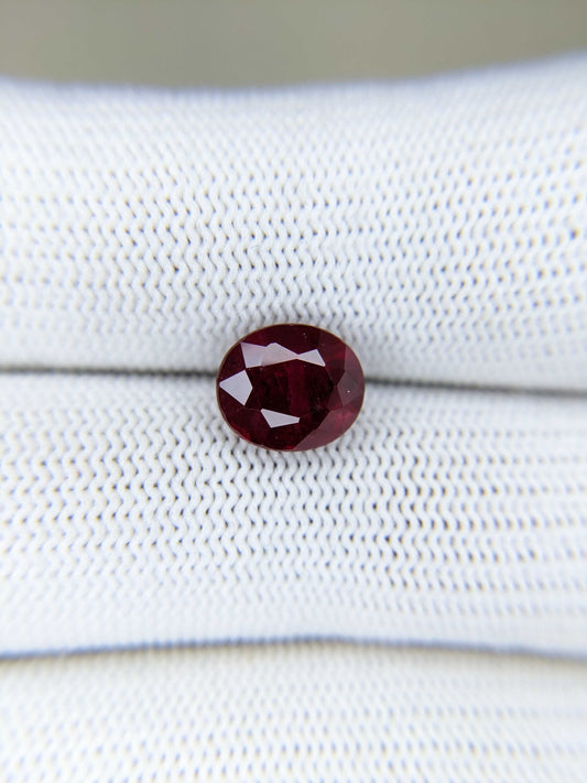 3.58 Carats Oval Cut Heat Red Ruby Loose Gemstone