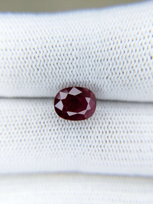 3.65 Carats Oval Cut Heat Red Ruby Loose Gemstone