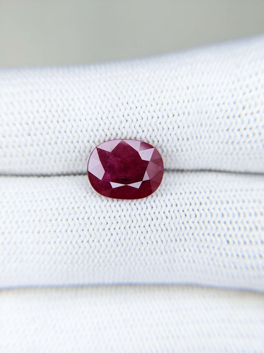 3.70 Carats Oval Cut Heat Red Ruby Loose Gemstone
