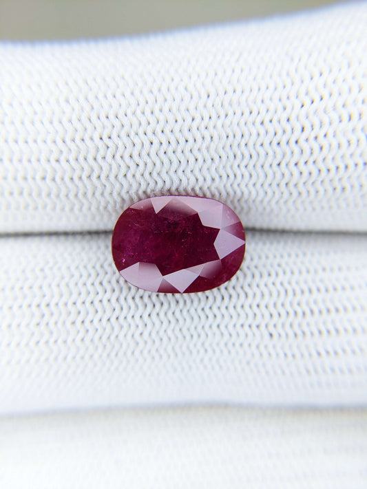 3.93 Carats Oval Cut Heat Red Ruby Loose Gemstone
