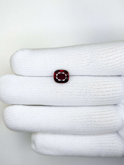 3 Carats Cushion Cut Heat Pigeon Blood Red Ruby Loose Gemstone Bellerophon On Hand