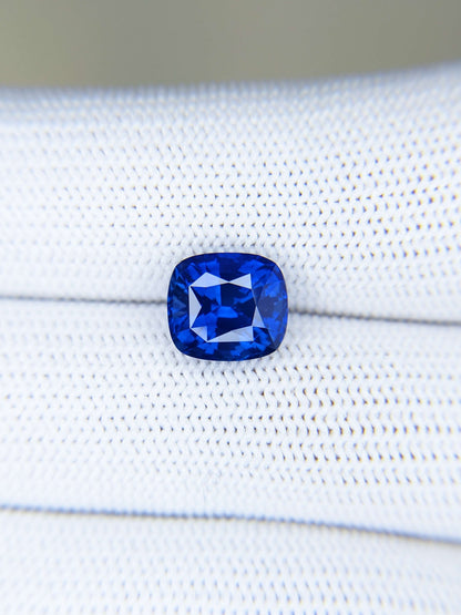 4.02 Carat Cushion Cut Heat Blue Sapphire Loose Gemstone
