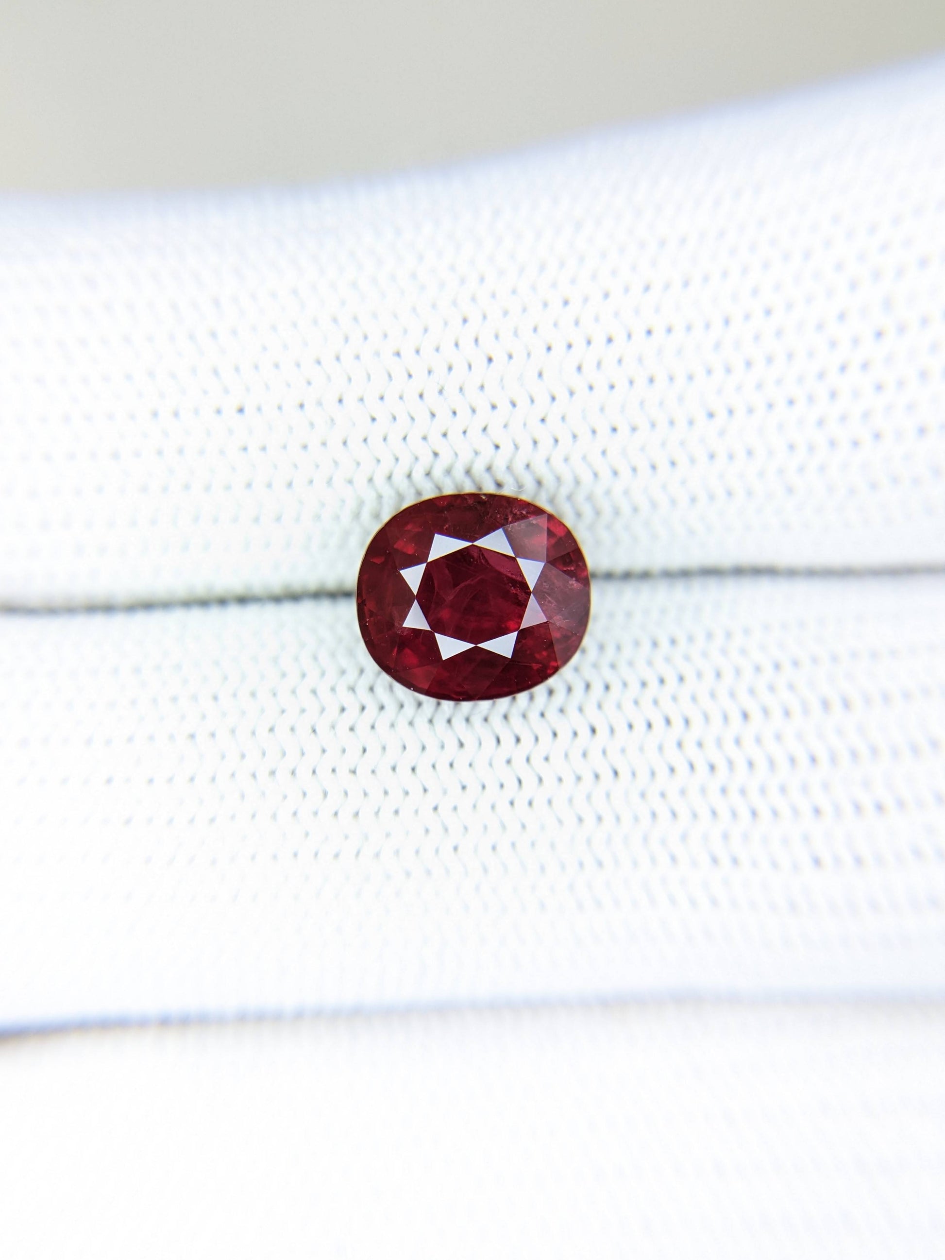 4.10 Carats Oval Cut Heat Pigeon Blood Red Ruby Loose Gemstone GFCO