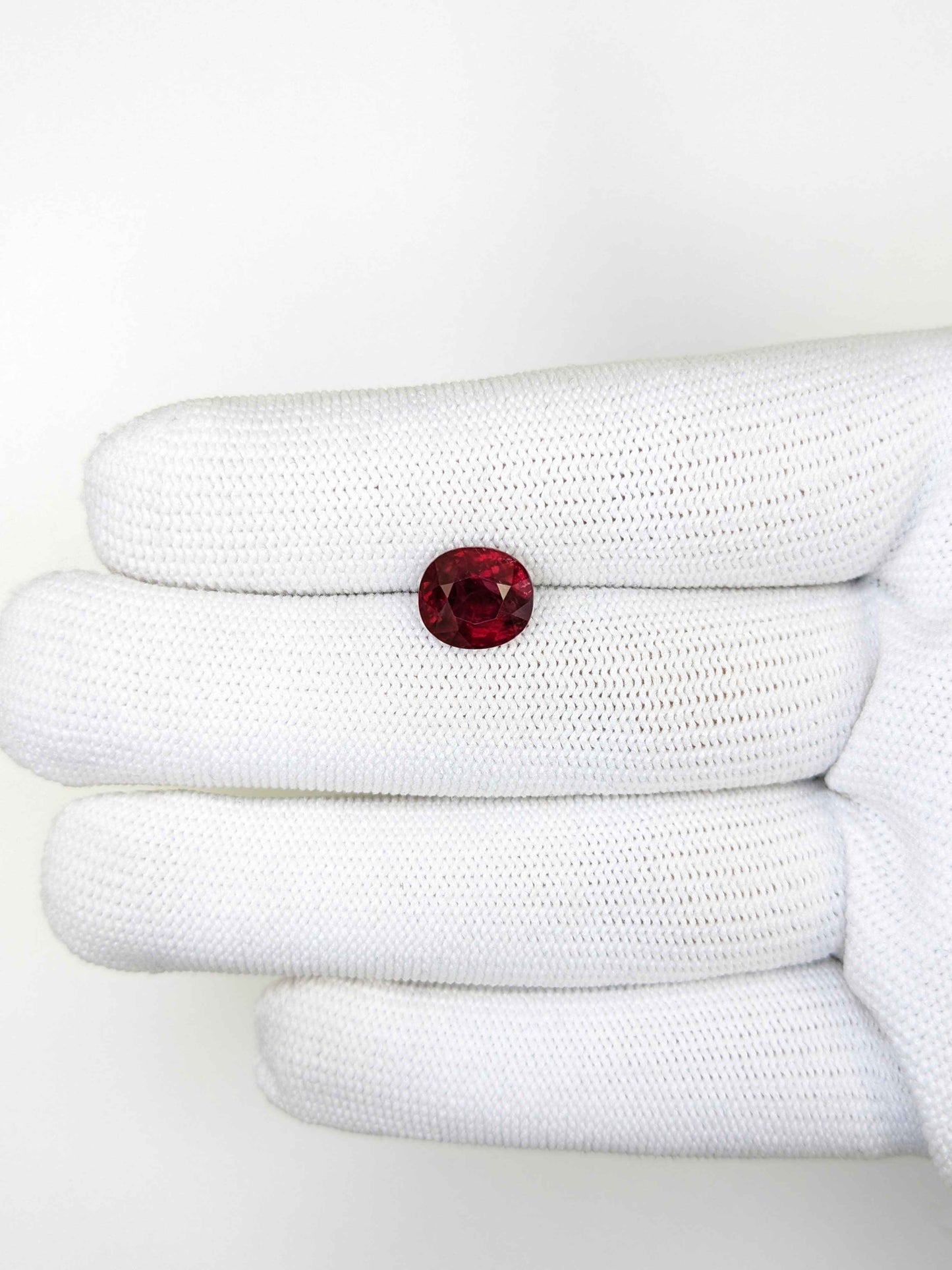 4.10 Carats Oval Cut Heat Pigeon Blood Red Ruby Loose Gemstone GFCO on hand