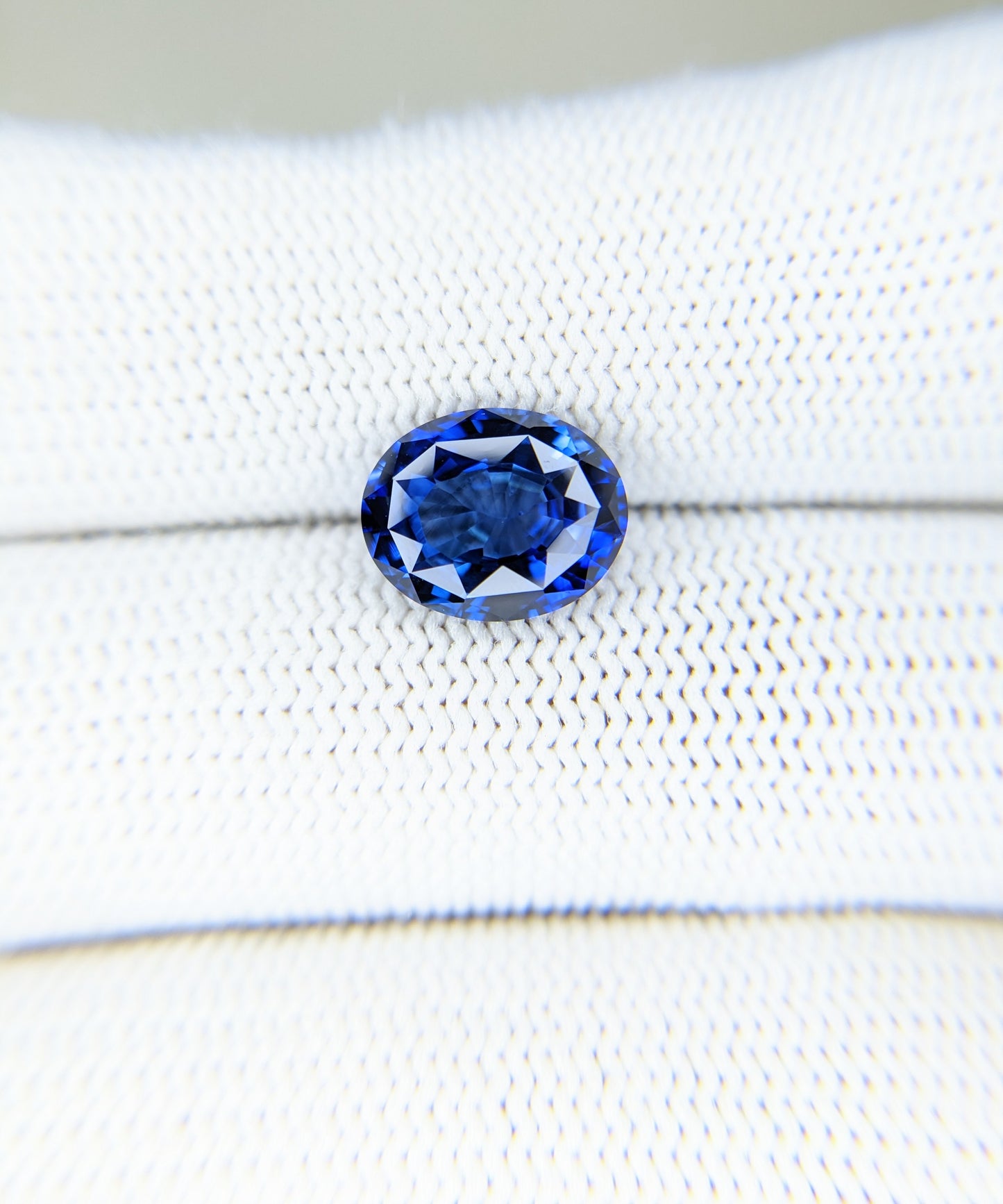 4.20 Carat Oval Cut Heat Blue Sapphire Loose Gemstone