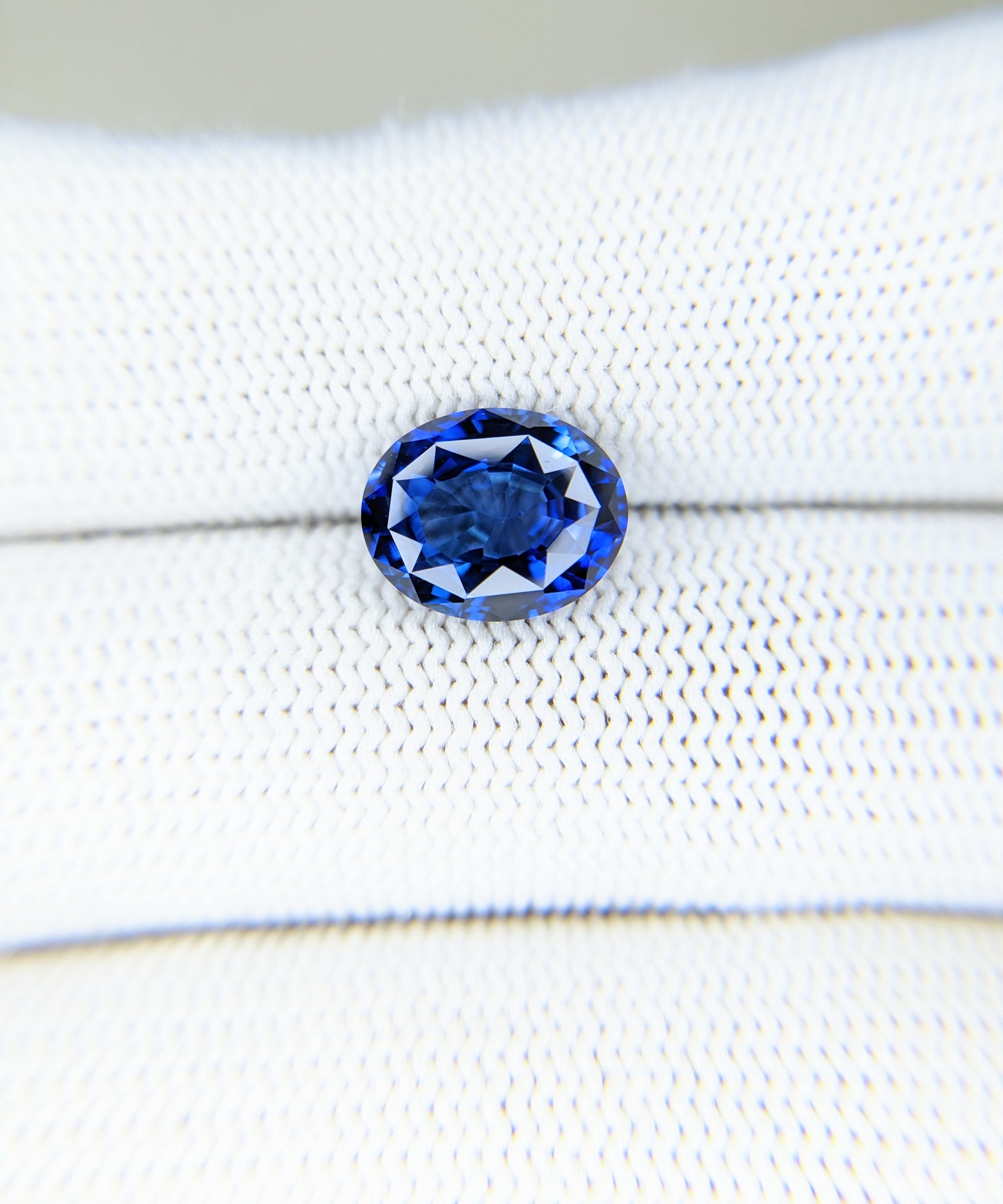 4.20 Carat Oval Cut Heat Blue Sapphire Loose Gemstone