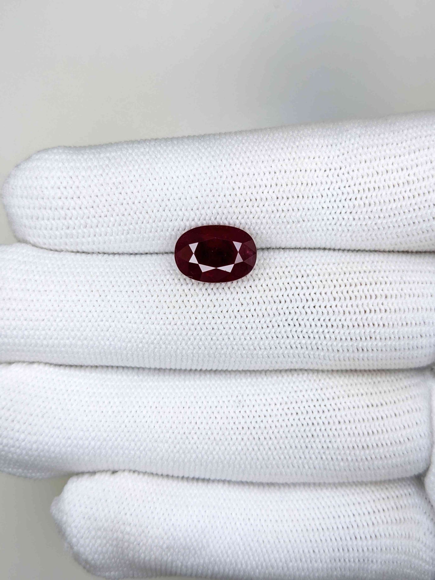 4.24 Carats Oval Cut Heat Red Ruby Loose Gemstone on hand