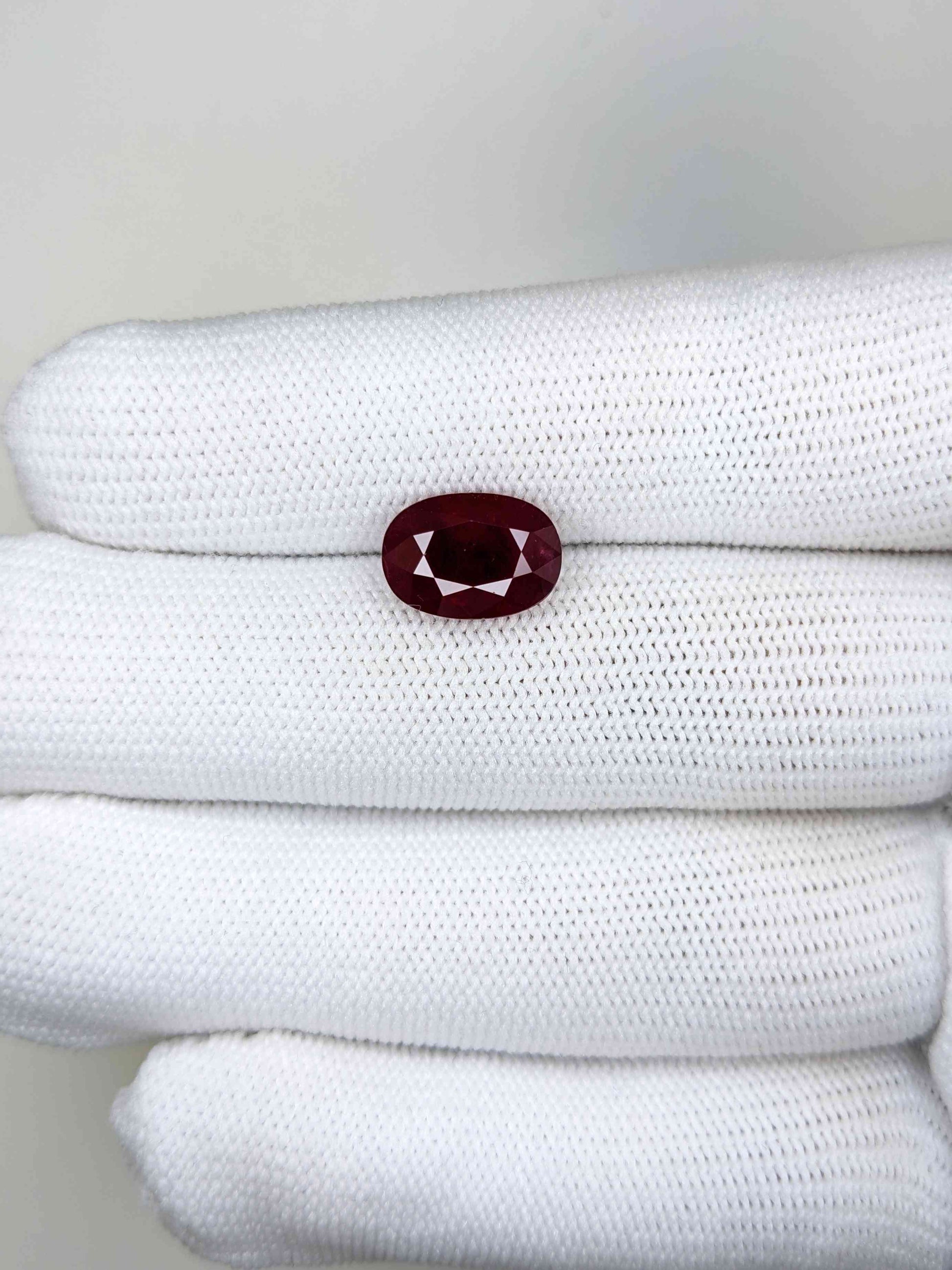 4.24 Carats Oval Cut Heat Red Ruby Loose Gemstone on hand