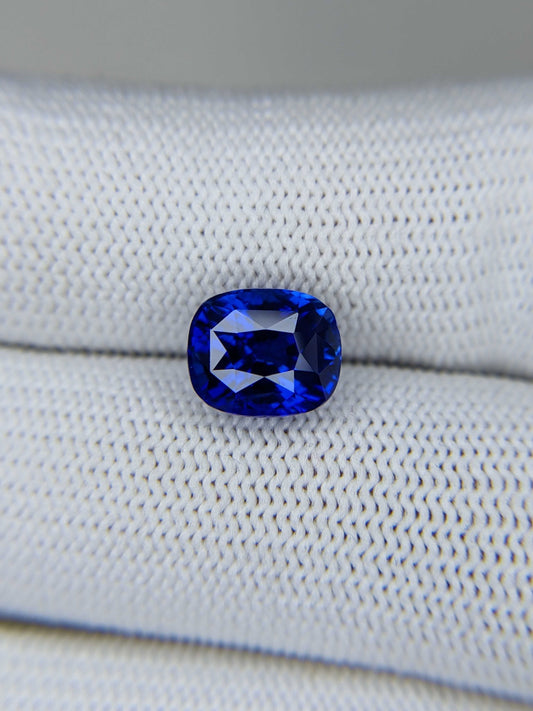 4.28 Carat Cushion Cut Heat Blue Sapphire Loose Gemstone