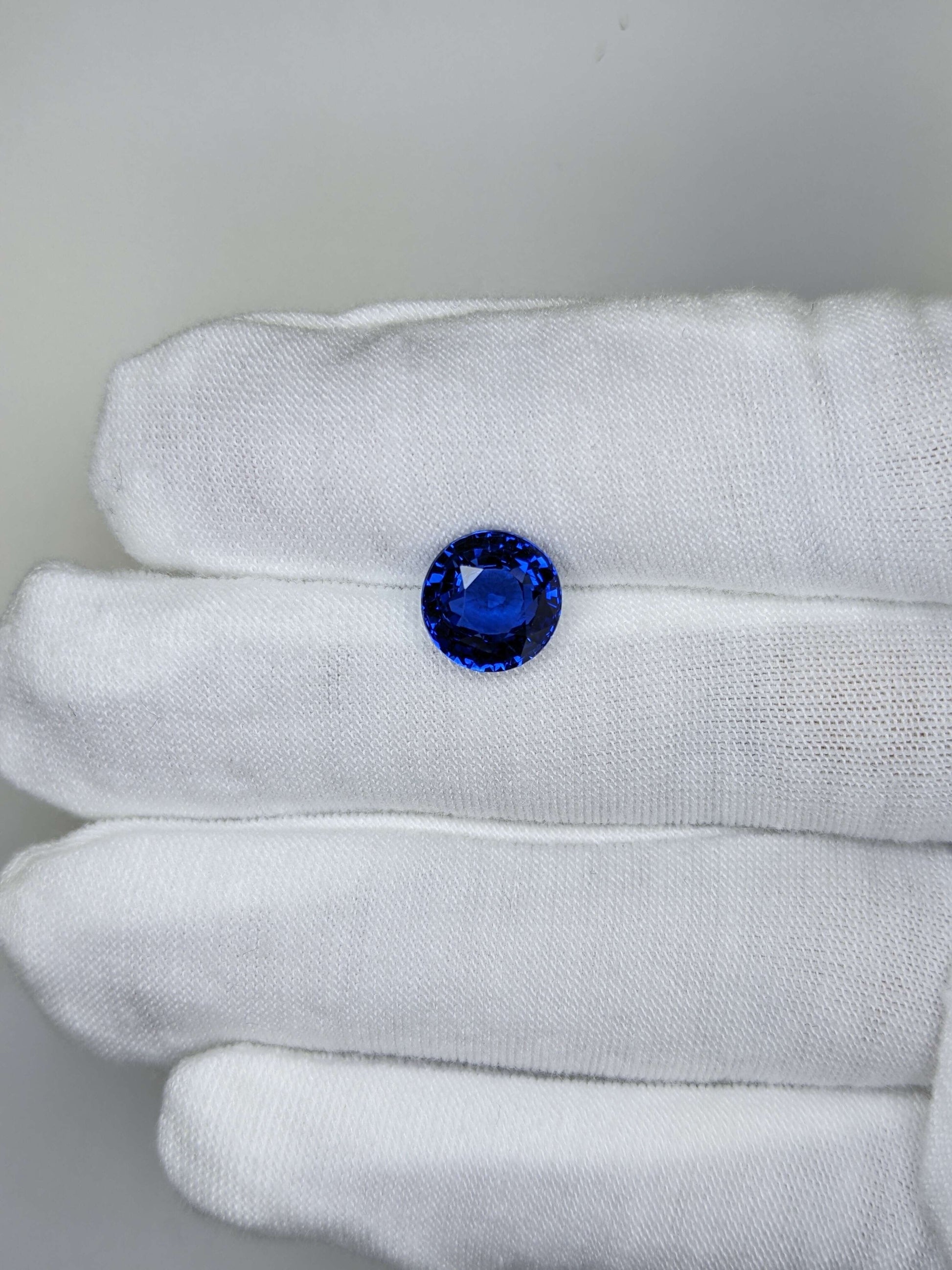4.32 Carat Round Cut Heat Blue Sapphire Loose Gemstone GRS On Hand 2