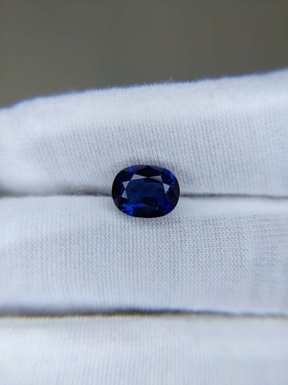 4.33 Carat Oval Cut Heat Blue Sapphire Loose Gemstone GRS