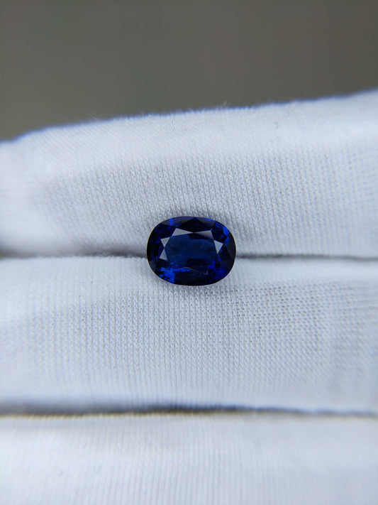 4.33 Carat Oval Cut Heat Blue Sapphire Loose Gemstone GRS