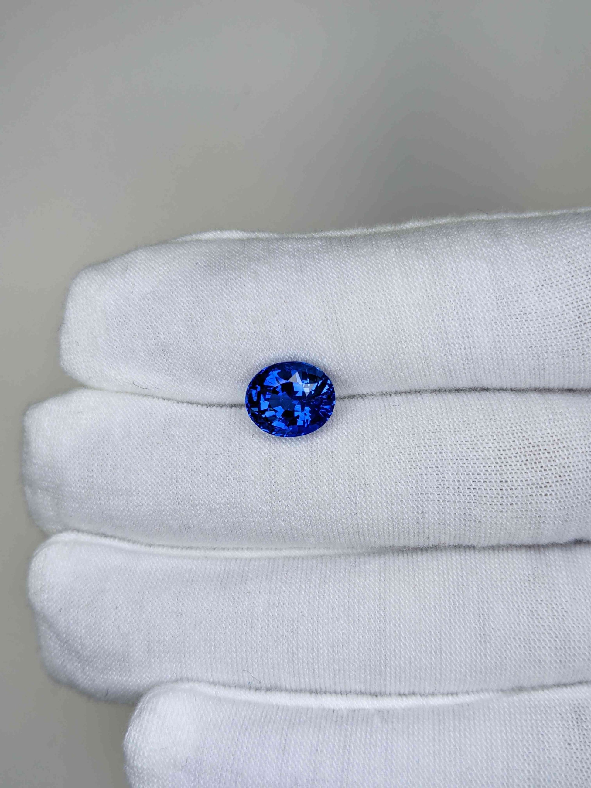 4.38 Carat Oval Cut Heat Blue Sapphire Loose Gemstone