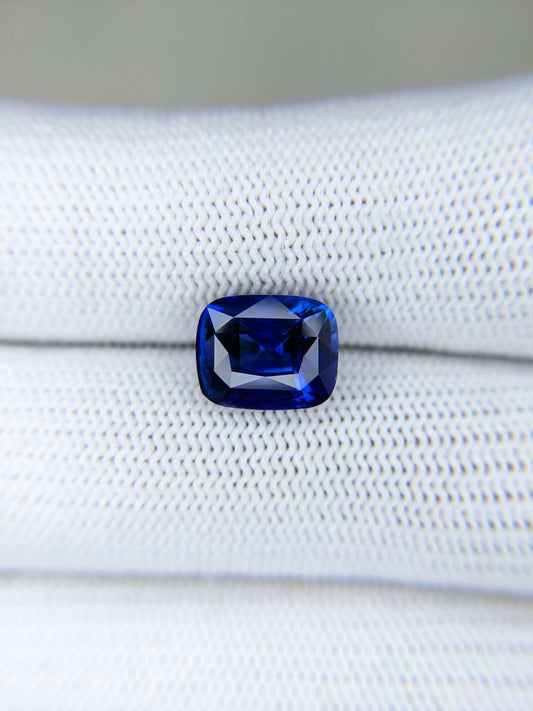 4.47 Carat Cushion Cut Heat Blue Sapphire Loose Gemstone