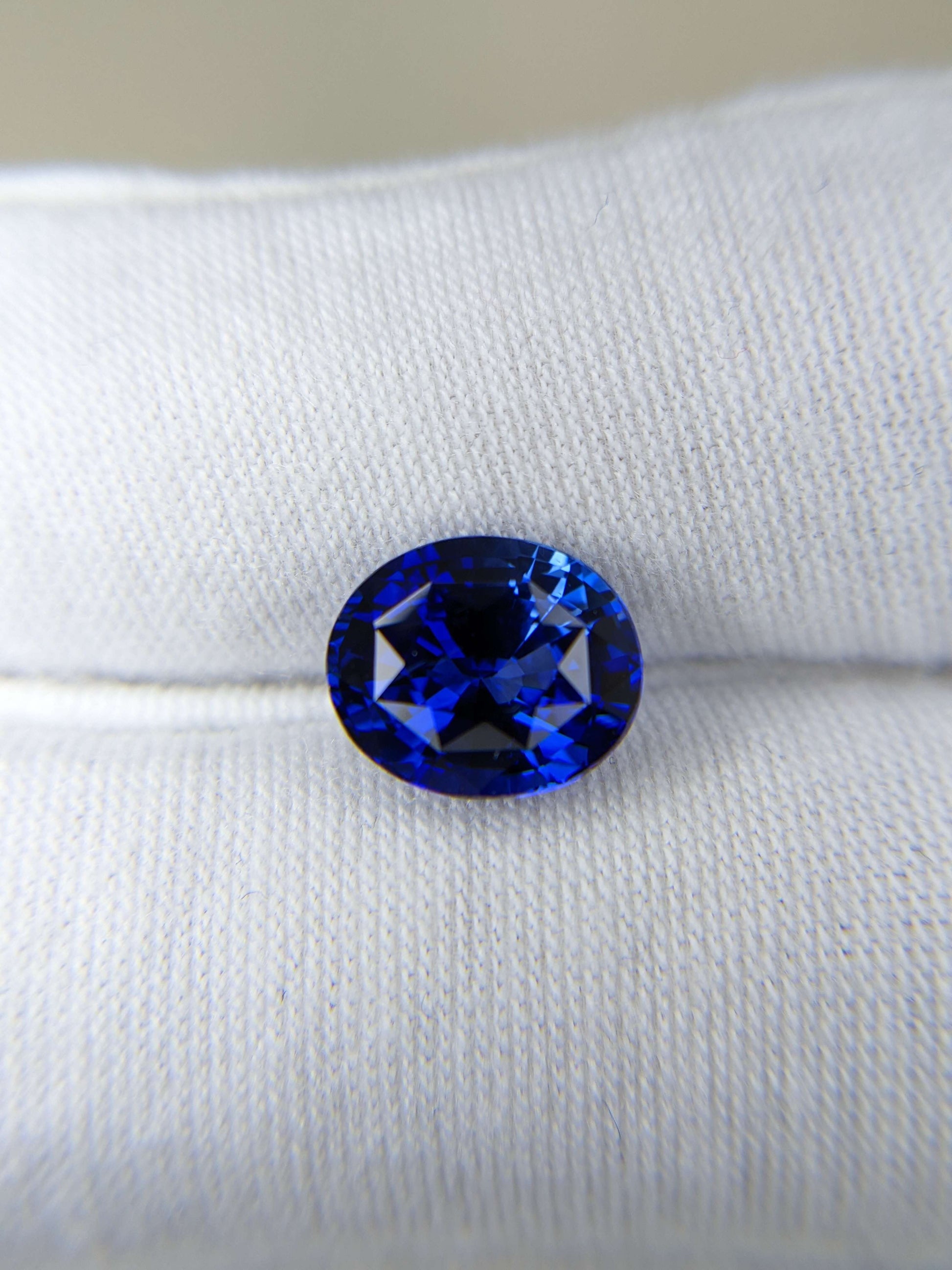 4.52 Carat Oval Cut Heat Royal Blue Sapphire Loose Gemstone