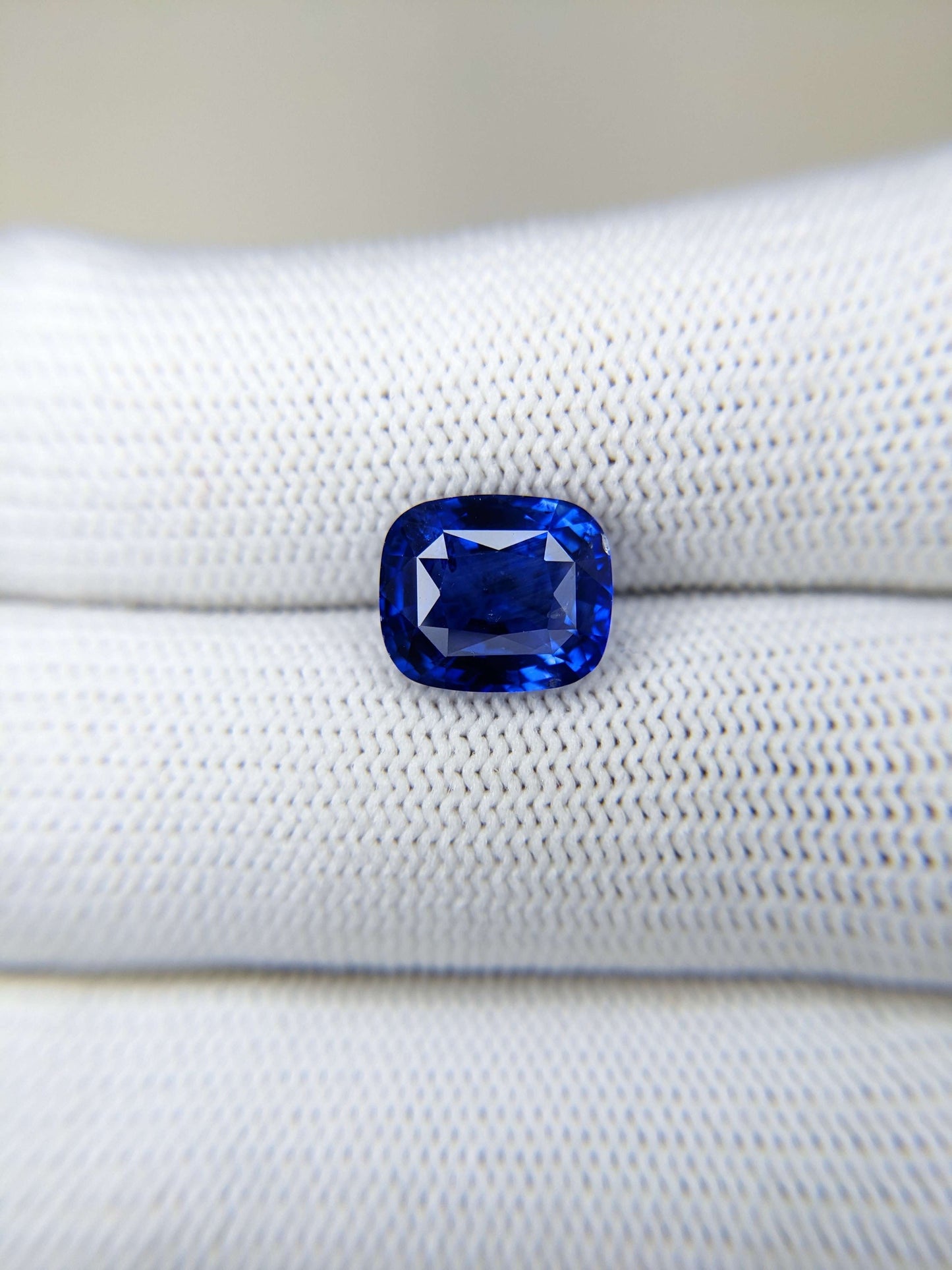 4.53 Carat Cushion Cut Sapphire Heat Blue Sapphire Loose Gemstone On Hand