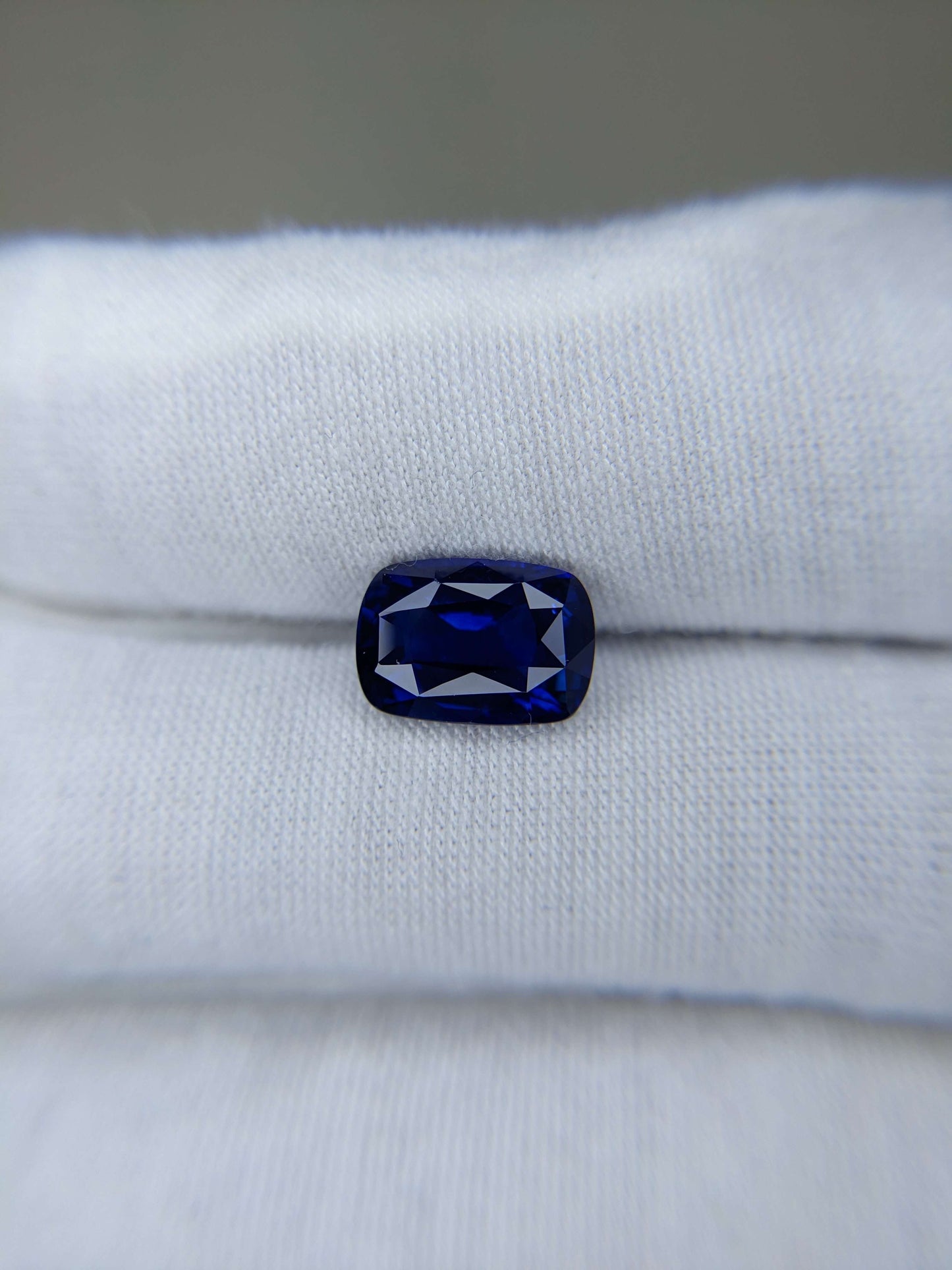 4.54 Carat Cushion Cut Heat Royal Blue Sapphire Loose Gemstone