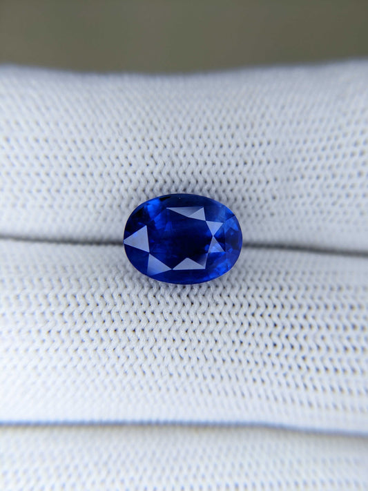 4.55 Carat Oval Cut No Heat Blue Sapphire Loose Gemstone GIA