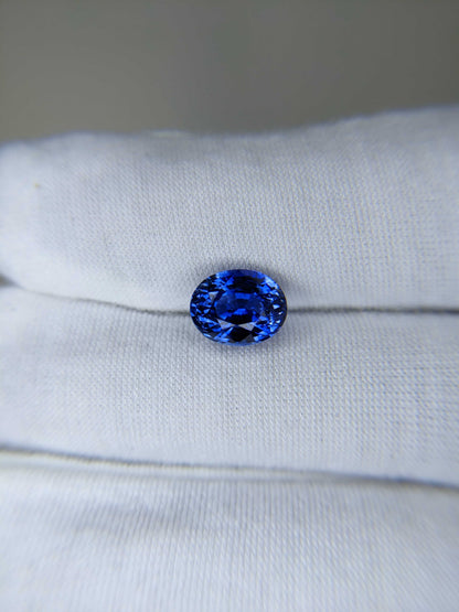 4.56 Carat Oval Cut Heat Blue Sapphire Loose Gemstone