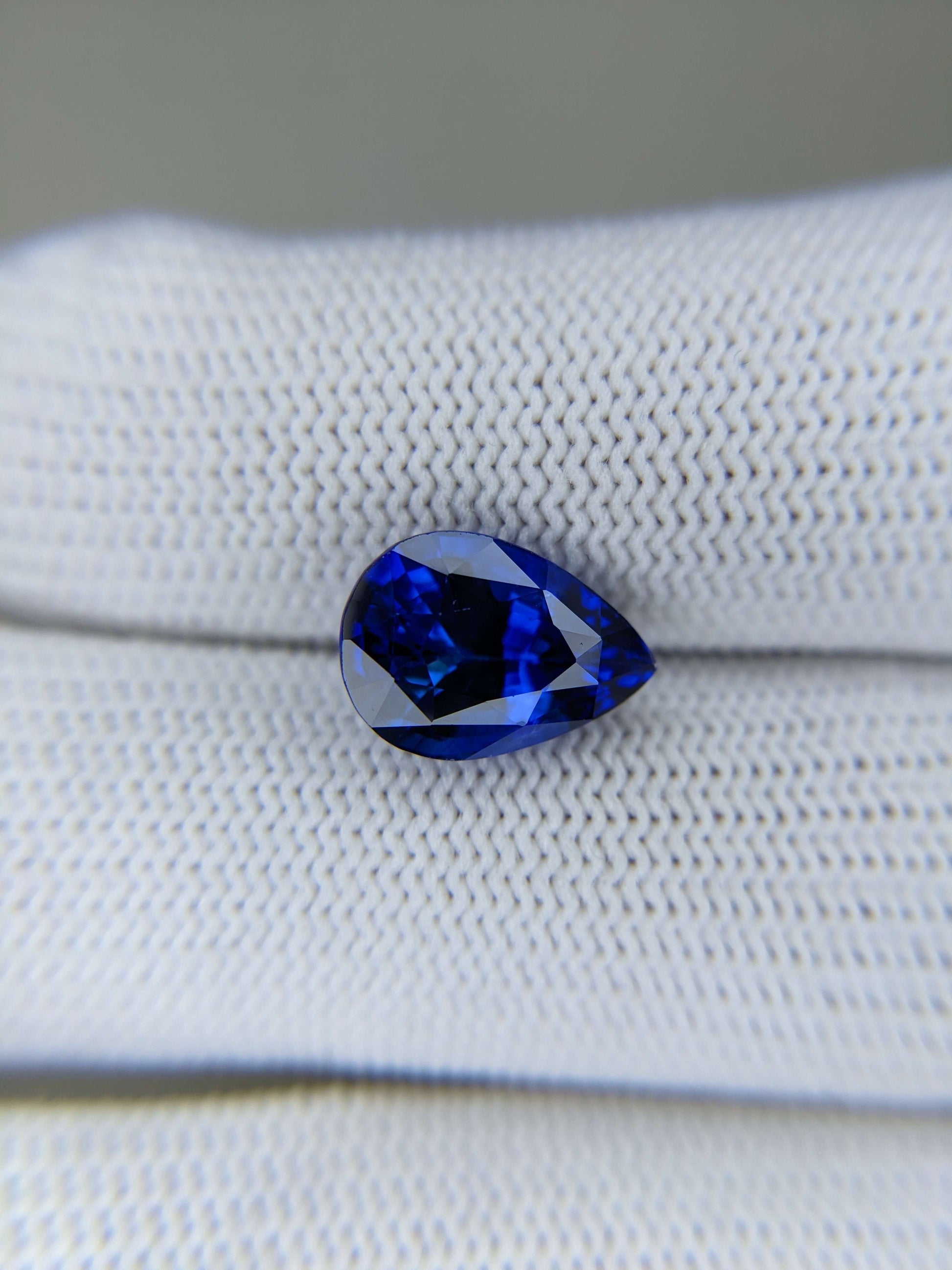 4.61 Carat Pear Cut Heat Blue Sapphire Loose Gemstone