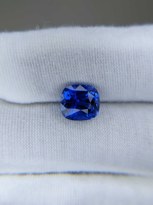 4.94 Carat Cushion Cut Heat Blue Sapphire Loose Gemstone