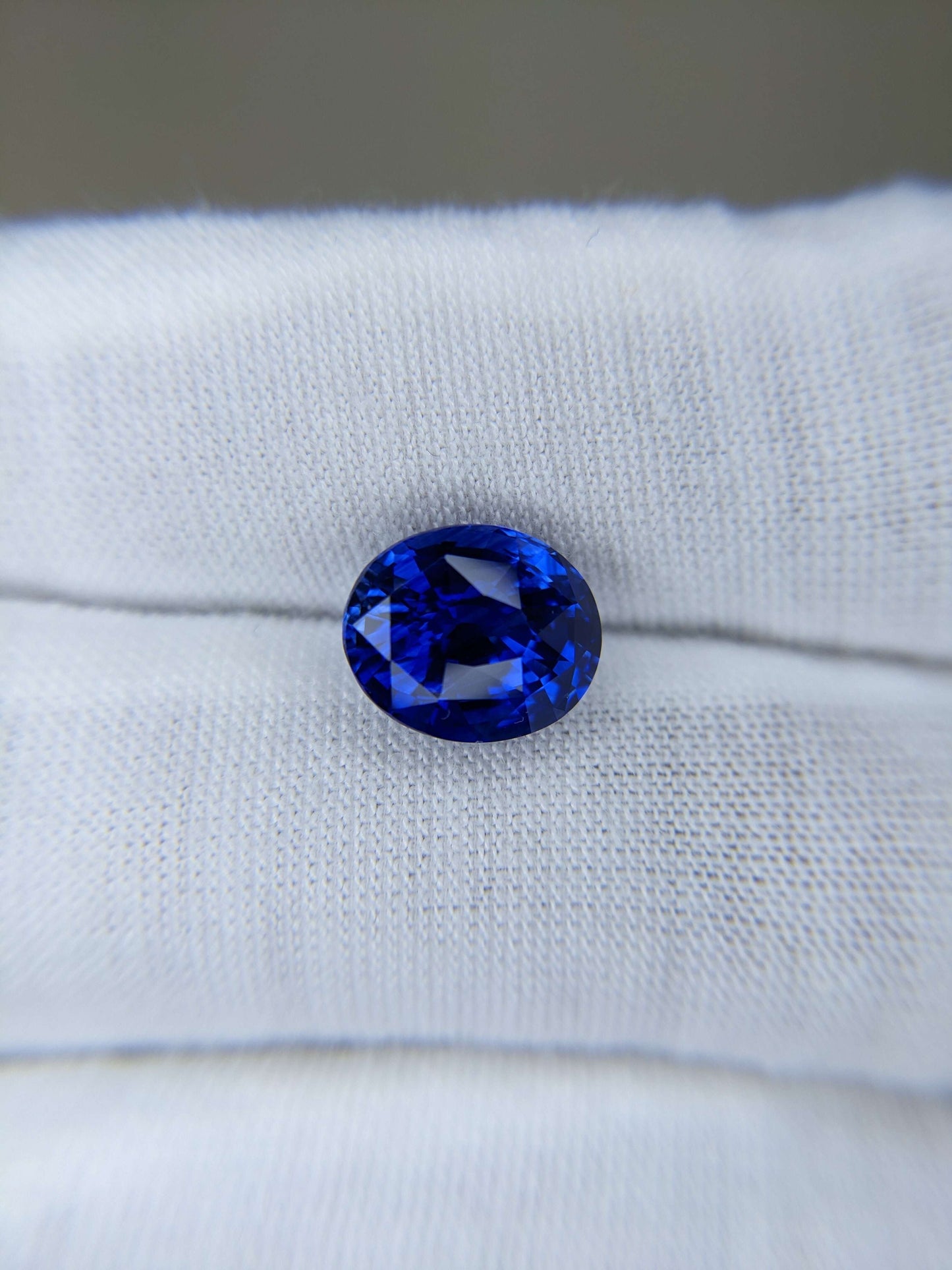 5.02 Carat Oval Cut Heat Royal Blue Sapphire Loose Gemstone GGTL