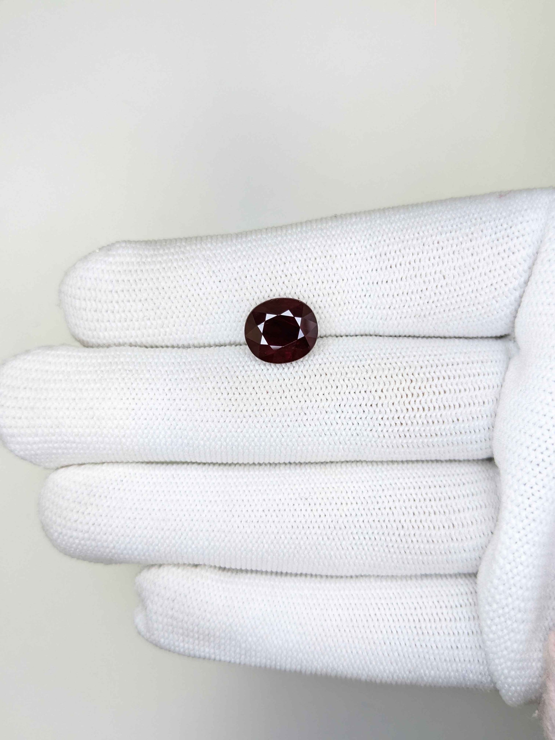 5.04 Carats Oval Cut Heat Red Ruby Loose Gemstone on hand
