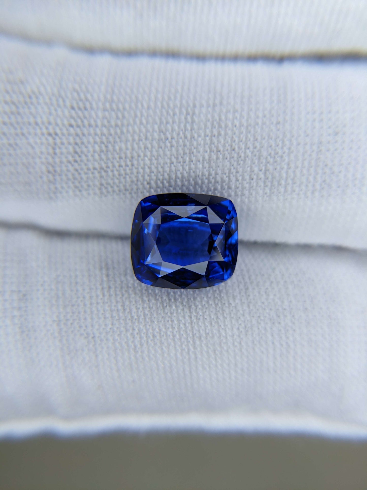 5.06 Carat Cushion Cut Heat Medium Blue Sapphire Loose Gemstone GGTL