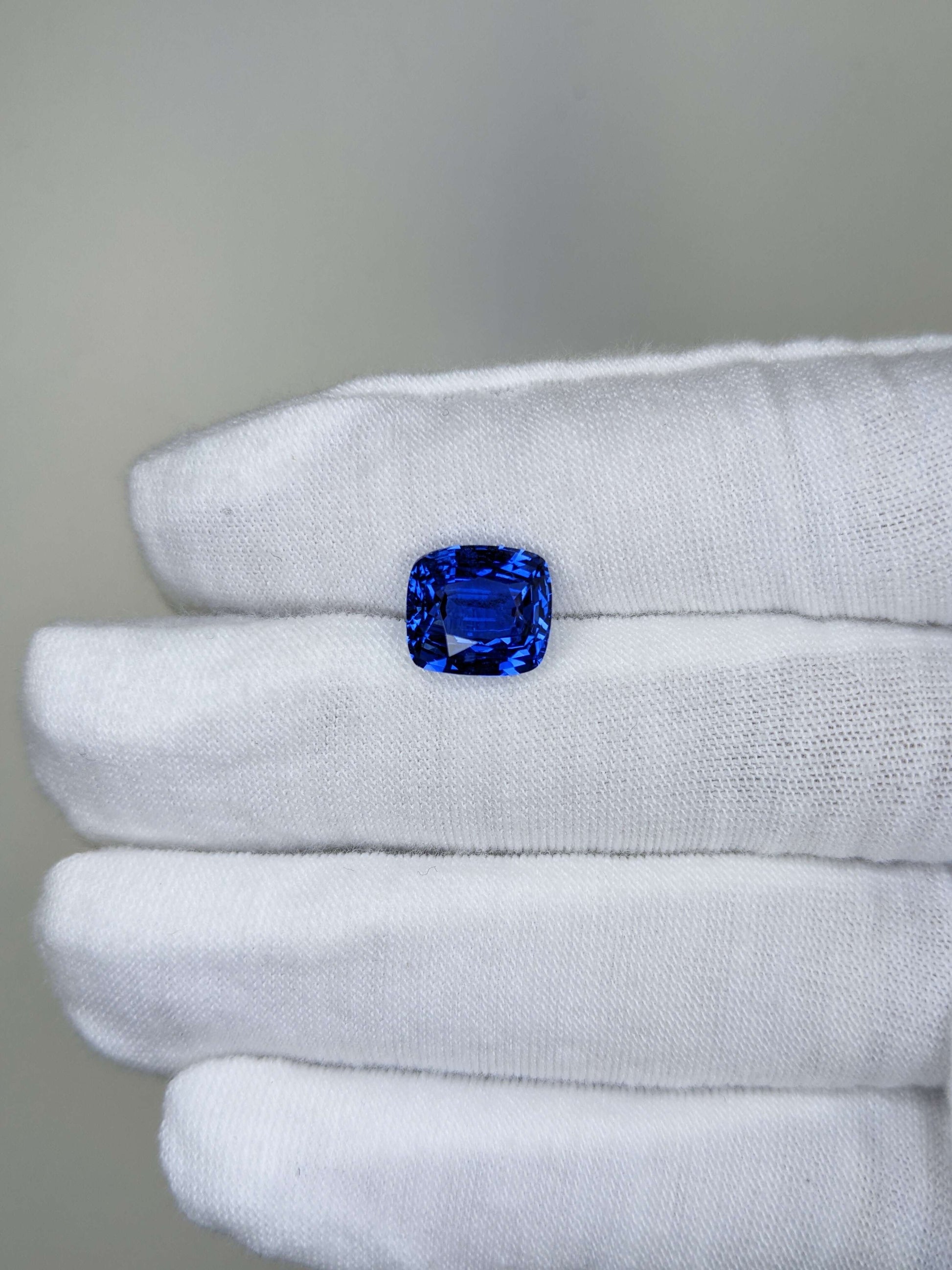 5.06 Carat Cushion Cut Heat Medium Blue Sapphire Loose Gemstone GGTL On Hand