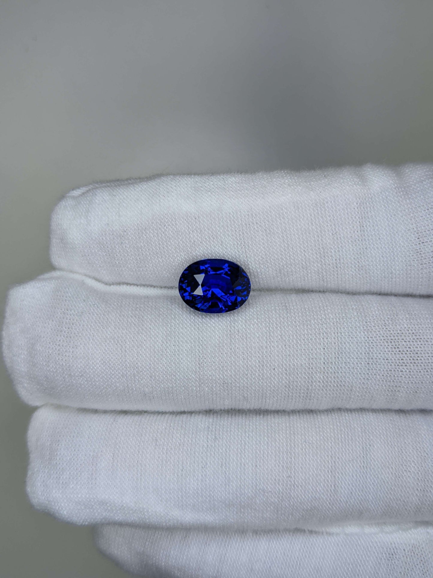 5.09 Carat Oval Cut Heat Royal Blue Sapphire Loose Gemstone GRS Holding