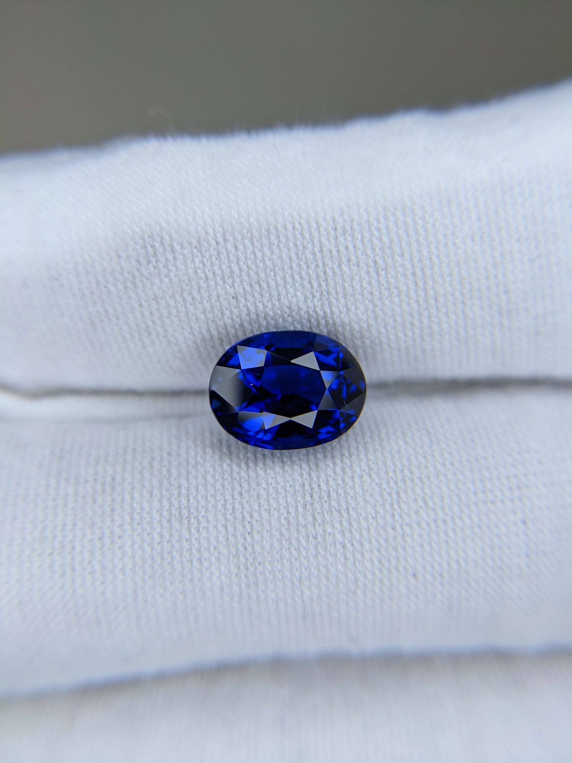 5.09 Carat Oval Cut Heat Royal Blue Sapphire Loose Gemstone GRS On Hand